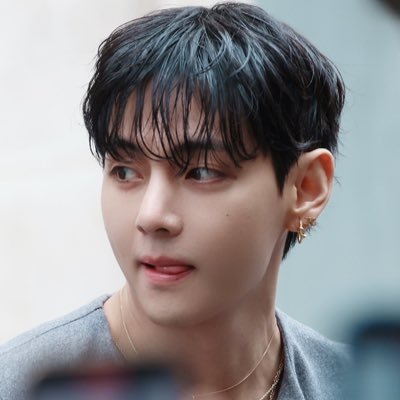 Arsenal Fangirl,Wizkid Girl and BTS for life. TaeKook~0t7 💜💜🥰 ParkBo Gum ❤️😍 KimSoohyun ♥️💙“Acc is merely run by a fan for parody or entertainment purpose.