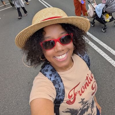 Jus a flat out video game and anime nerd that also likes to cosplay
https://t.co/oJtuarTtZo (for funzies)
#GoGreen💚🤍 🏀🏉 #KFBF #sneakerhead