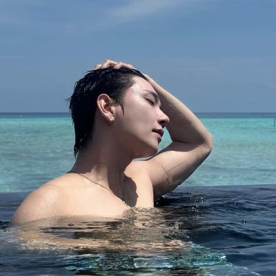 ellephabet_'s profile picture. veritas lux mea  
                                                     missing wonhan 24/7