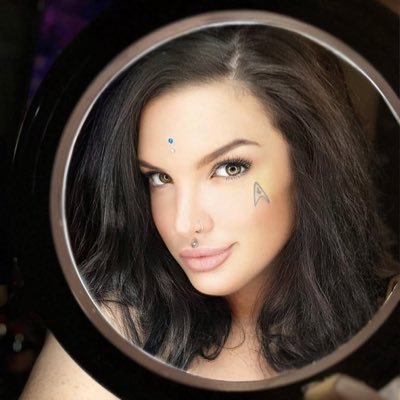 GregSharoon's profile picture. peace and love 💗