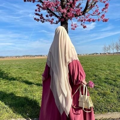 AmlMhbwbt76625's profile picture. ثقتي  بالله تكفيني. سبحان الله العظيم  ❤