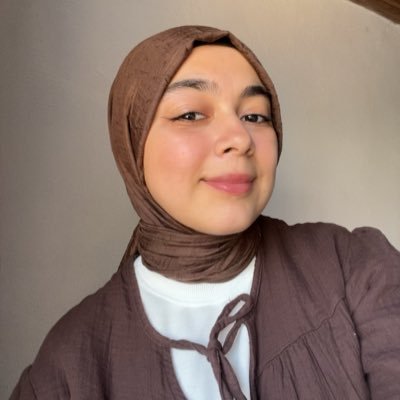 zemindekisevgi's profile picture. seni öpüyor gibi bisey şarkı söylemek