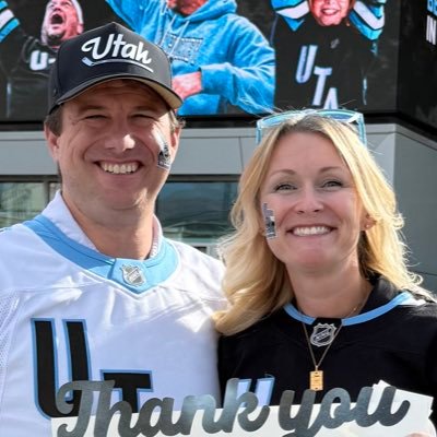 Hockey Mom. Four Kids. Hot Husband. Foul Mouth. 🤷🏼♀️