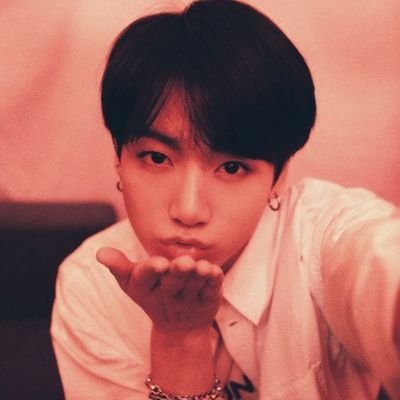 just another girl being fangirl and loving jungkook !!