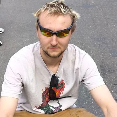 Цирк уехал клоуны остались и ушли по контракту на сво