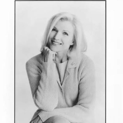 Bestselling International Author #AWomanMakesAPlan 📖Doctor of Dietetics 👩🎓 Supermodel 😉 #ItsGreatToBe75 Agents⬇️