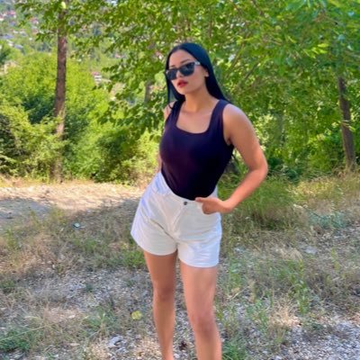 basakozdemmir's profile picture. 