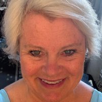 Ms. Snarky 🥂🧵 🪡 (@snarkychicklet) 's Twitter Profile