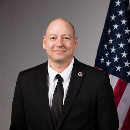 🇺🇸 Marine Veteran | President @VetzConstruction | Community Leader | Riverton, IL | Building stronger communities through service & transparency