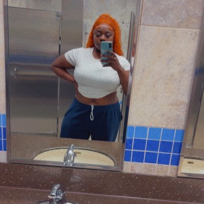 Miami Girl 🌴 Hookah ADDICT 😶🌫️ Travel Junky 🛬 LOVER Girl 👩🏾🤝👩🏽🌈 ARIES ♈️ 4/8