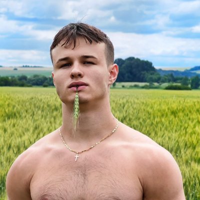 boy4everx's profile picture. My instagram is: coachboyx