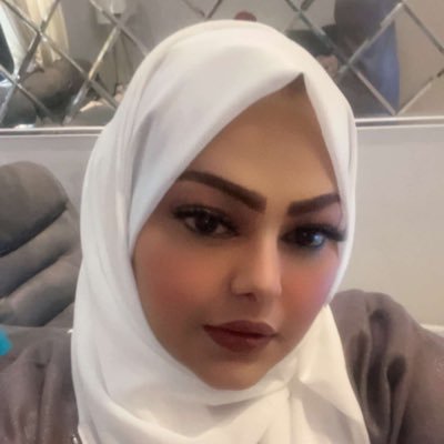 غسلتُ ذنوبي بنهرِ العزيزِ … وأسكنتُ روحي بلاد السفر .. صدر لي ٣ دواوين شعريه ( بلقيسيات ) و(نقش الفراشات )وَ (الظلُّ والماء ) .