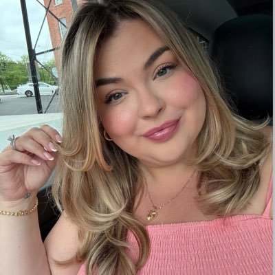 momma_Paiid's profile picture. Philanthropist, 🌸 pet mom 🐕🐶🐇widowed I'm a lonely woman I'm tired Of been lonely and depressed 😔😕 So I got this New Page to make new friends...🫥🎉