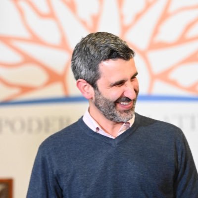 Militante politico y social. Senador del Movimiento de Participación Popular / Frente Amplio / Uruguay.