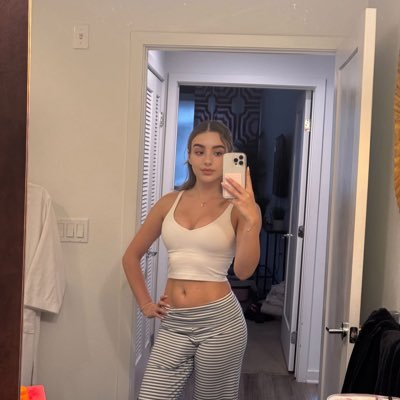 Sweet Trans girl, love to snuggle and cuddle. Don’t message me if you’re full of games I’m serious and real 🍆💦