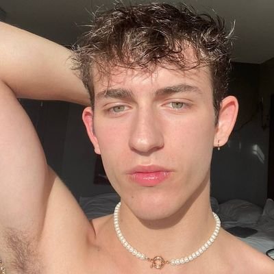 He/His/Him🌈🌈🌈| Just a dude with his dick| 💯gay | 🌟