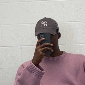 Nvsrii_as's profile picture. surviving to be better muslim CR7🐐MADRİD ft @ManUtd_ID footballer 🇳🇬⚽, ANIME 👻, FIFA 🎮, RIJF DAD 💔