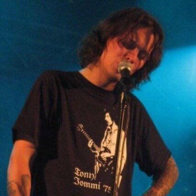 fpzeppeli's profile picture. 𝖥ormula 𝟣 | “𝗍𝗐𝗈 𝗈𝖼𝖾a𝗇𝗌 𝗂𝗇 b𝖾𝗍𝗐𝖾𝖾𝗇 𝗎𝗌” | 𝓋𝖺𝗆𝗉𝗂𝗋𝖾 𝗁𝖾𝖺𝗋𝗍 ♡ 𖤐