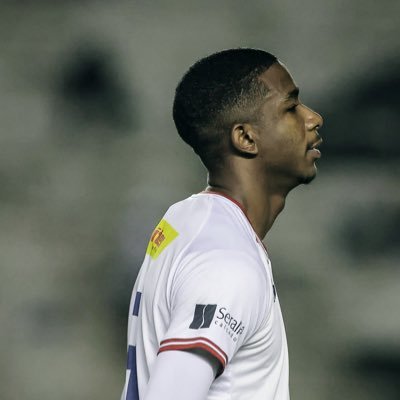 ninguém explica Deus. Football player. Insta:@Ramomsoares2_