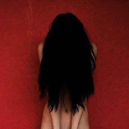 Horror, sangre, música, cine, y cultura oscura, conjuro demonios con mi móvil, ¿depresión post-mortem? ven al DM, leñador de ilusiones.