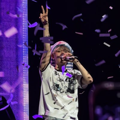 one4ndyeollie's profile picture. 21 | in exoplanet since 2017 | ot9 | 🍓🍒