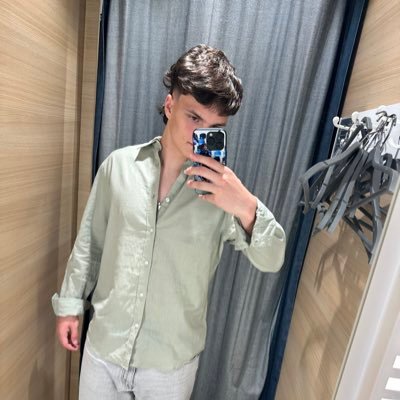 andgelo97's profile picture. 