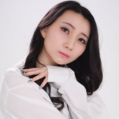 unopeko_335's profile picture. エロあざといとは私のこと。 おジャ魔女どれみのおんぷちゃんを見た時から紫が大好きな28歳お色気元バスガイドsinger🎤💜/model👗/actor🎬💫ファンネームは #めろでぃあん です🎼🫧🪞