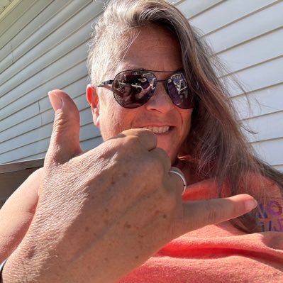 Tired of the BS. Overeducated. Artist. Hippie. Neurodivergent. Gen X.