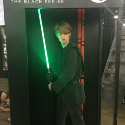 huntsmangaming's profile picture. twitch streamer and I like video games and cosplay