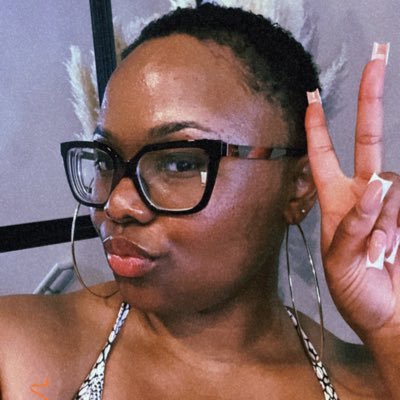 28 💜 | cancer ♋️ | xo 🖤 | instagram & snapchat @taliaasantanaa 📸 | been that, still that, will forever be that 💟