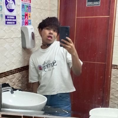 Jeremichericen2's profile picture. 19 years old 👨🏽/
Bottom ⬇️/ baby face/