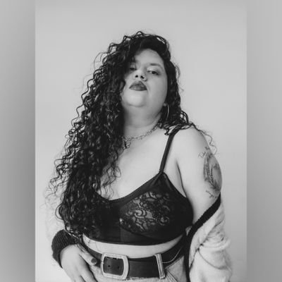 Historiadora de @uexternado,
Eterna cantante frustrada,
Productora Charlas que Unen @FICDEH
Opiniones personales. 🌹
🌸🌸