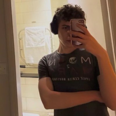 bleegleborp's profile picture. tryna put some happiness into the web:)
21 he/him