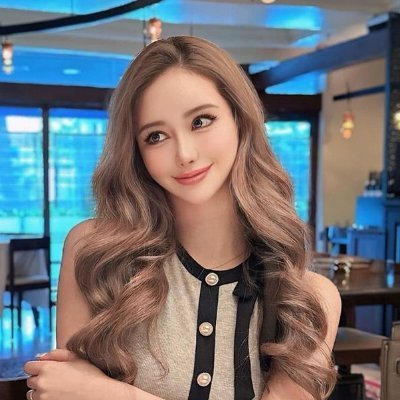 AntoninaBo30681's profile picture. 『ちょっとだけ每日に幸せを。』1日100万以上稼ぐモ二タ-系女性， 高卒ですが片手間で経営してます