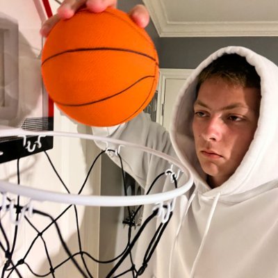 JoeDubYT's profile picture. ball up top