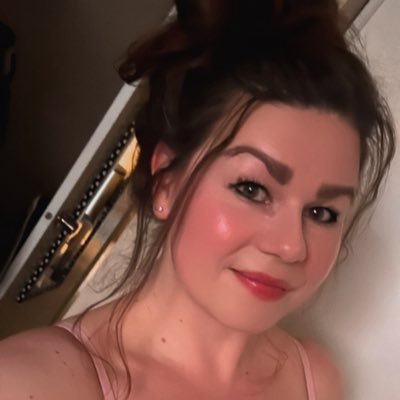 I was born in the 80s. That makes me awesome by default. Anything else is just a bonus. I'm peopley. Reading = life. Hot/Ready. Views are my own, of course.