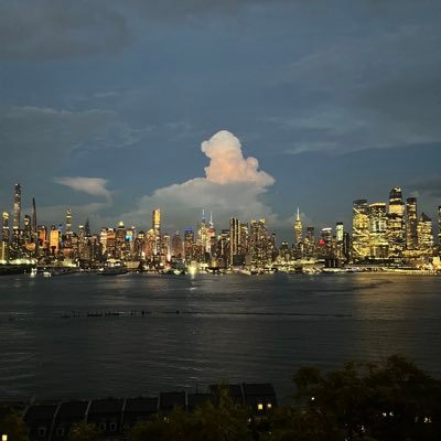 FancyNancy90210's profile picture. 