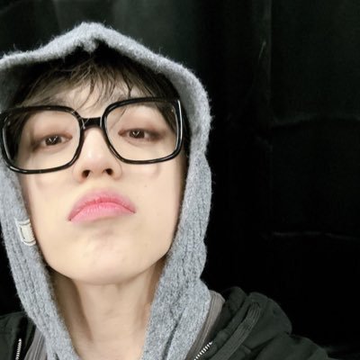 707sheadphones's profile picture. Seventeen enthusiast — Leaderz