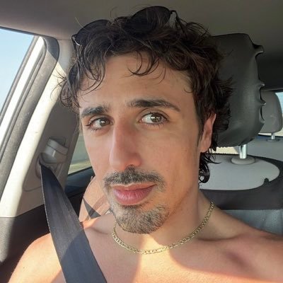 florababe__'s profile picture. had I accepted the pickle juice… I would be drinkin pickle juice right now