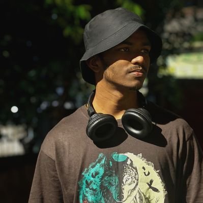 eriha_23's profile picture. گے خندم گے گریم گئے افتم که خیزم