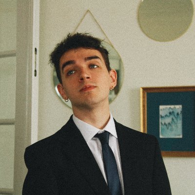 23 Ans | 🇨🇵🇧🇪🇨🇭| Voix française d’Atreus, Karaté Kid, Jacquaerys et d’autres trucs | He/him | KC | 🇵🇸| YouTube : https://t.co/k5Q1BskZ8B