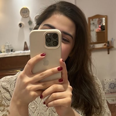 3llillo's profile picture. English Literature. Gender Studies. 🌱☕️📚معلم