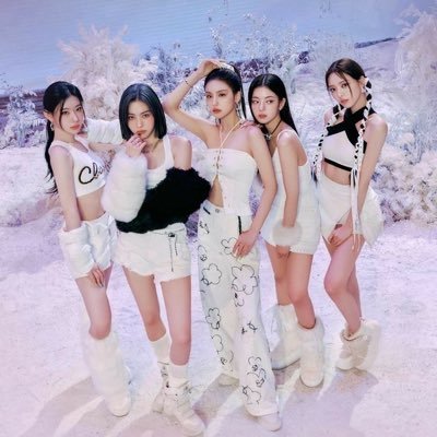 tohfanfl's profile picture. kpop gg multi stan