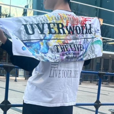 TyhooUver's profile picture. (01) 好きな曲は「Enough-1」「ほんの少し」 「ALL ALONE」 他の曲も勿論好きです😊 crewと仲良くなりたい！無言フォローごめんなさい🙏