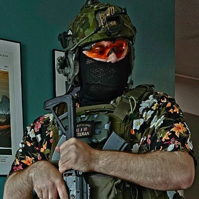 🇫🇮🇱🇧
~Account excecutive
~Average milsim geardo
~5x lans, Valorant, Siege, CS IGL
~FPS enthusiast