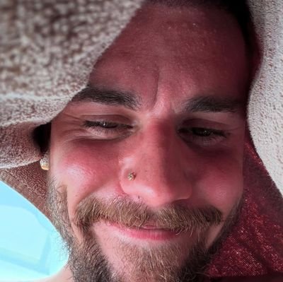 edwardkelvin9's profile picture. look, I am emotionally bankrupt 😑😒