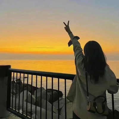 ozlkw44322188's profile picture. Luxury trips, cappuccino mornings, and soft piano pieces soothe me. 日本語は少しだけ話せます