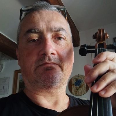 antonio_za95724's profile picture. Cantautore e musicista; seguimi su Spotify e YouTube.
