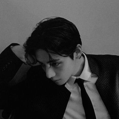 𝖬𝖵𝖱𝖯 # 𝟏𝟗𝟗𝟓 ⦙ He's like a drug you can't ever get enough of. — MARKAS KTH