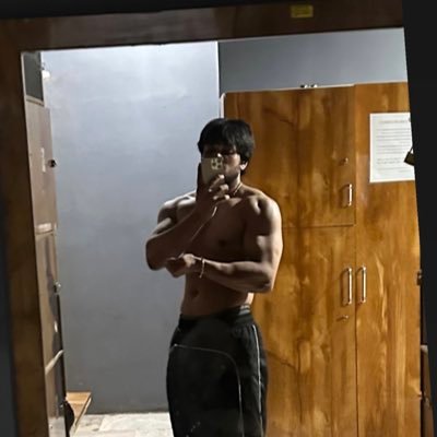 Kushagr0512's profile picture. भगवाधारी हिंदू🇮🇳🕉️ | जय श्री राम🙏🏻। मुल्लियों का दीवाना🧕🏻।संस्कारी भाभियों का आशिक़💃🏻| Backup account of @Kushagr_Mehra